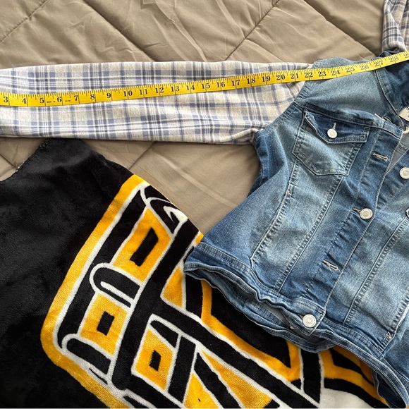 Wallflower woman’s denim jacket - Picture 13 of 17